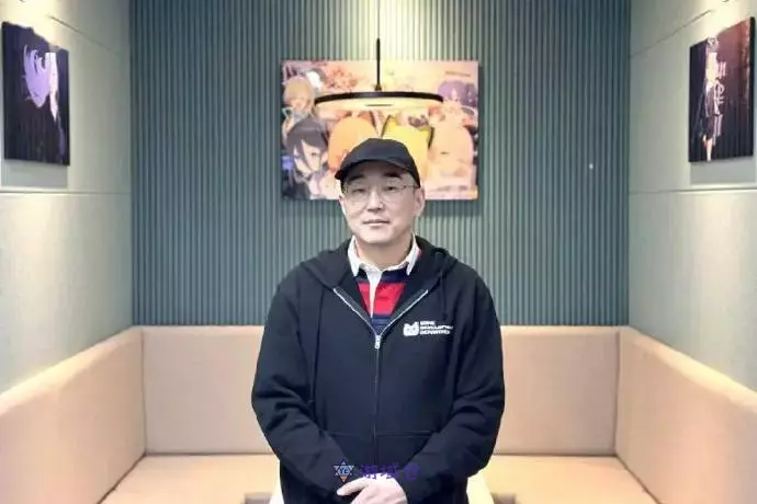 《蔚蓝档案》制作人26年前女装视频