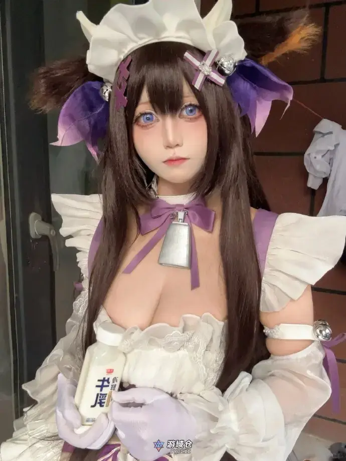 以防你没见过现实中《碧蓝航线》级别的身材 ​​​