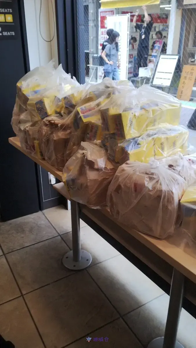 麦当劳x宝可梦联动遭黄牛抢购，浪费食物、引发混乱：警方介入