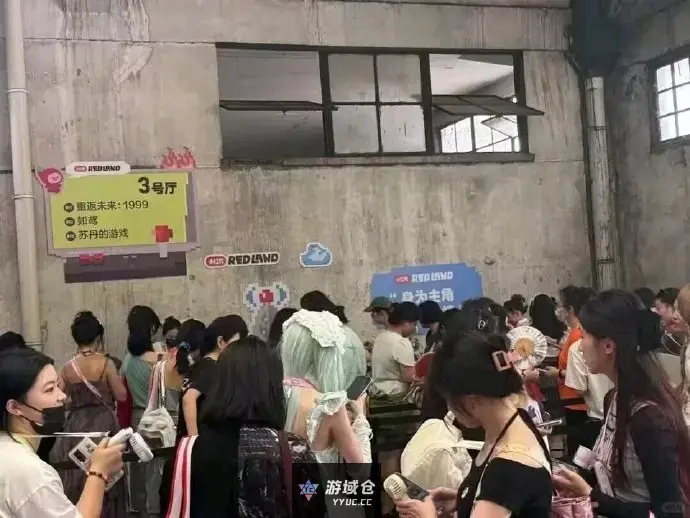 小某书漫展，买家秀与卖家秀