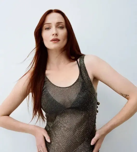 《古墓丽影》真人剧2026年1月19日开拍，主角劳拉由索菲·特纳饰演