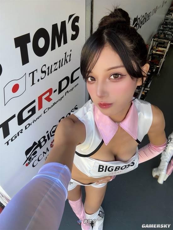 蜡笔小新喜欢的高叉泳装姐姐？电眼车模水神きき