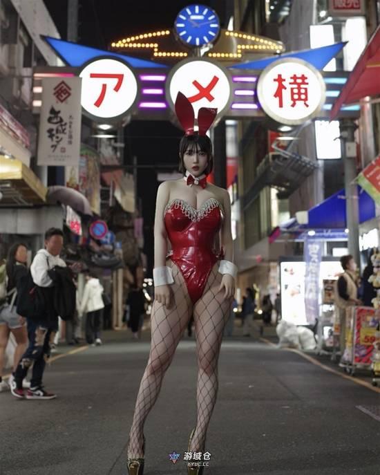 日本“超大只”兔女郎写真女性 性感网袜肉感美腿 日本“超大只”兔女郎写真女性 性感网袜肉感美腿