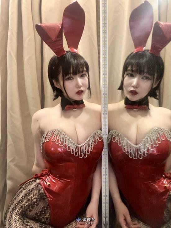 日本“超大只”兔女郎写真女性 性感网袜肉感美腿 日本“超大只”兔女郎写真女性 性感网袜肉感美腿