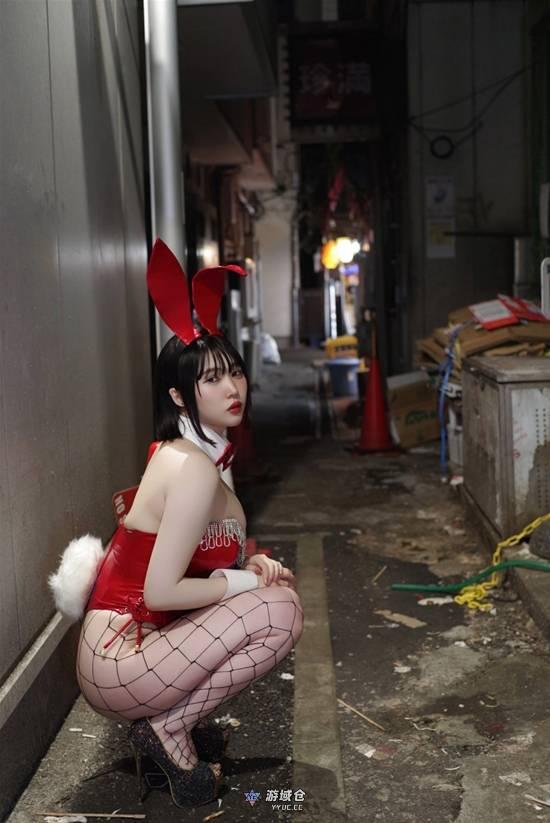 日本“超大只”兔女郎写真女性 性感网袜肉感美腿 日本“超大只”兔女郎写真女性 性感网袜肉感美腿