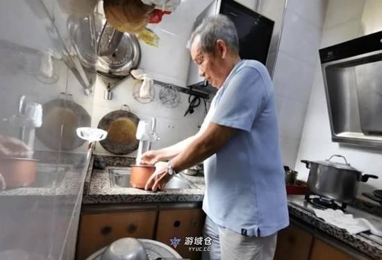 93岁老人去世将千万财产赠邻居 照顾老人12年