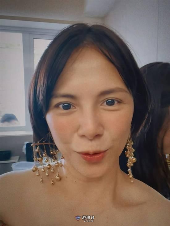 50岁“鬼后”李心洁冻龄似少女 网友大赞状态超好 50岁“鬼后”李心洁冻龄似少女 网友大赞状态超好