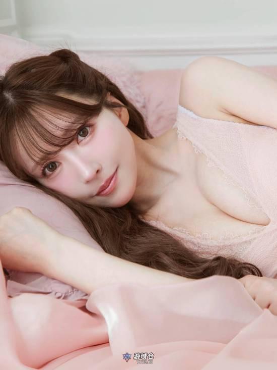 三上悠亚新照美到爆！白丝